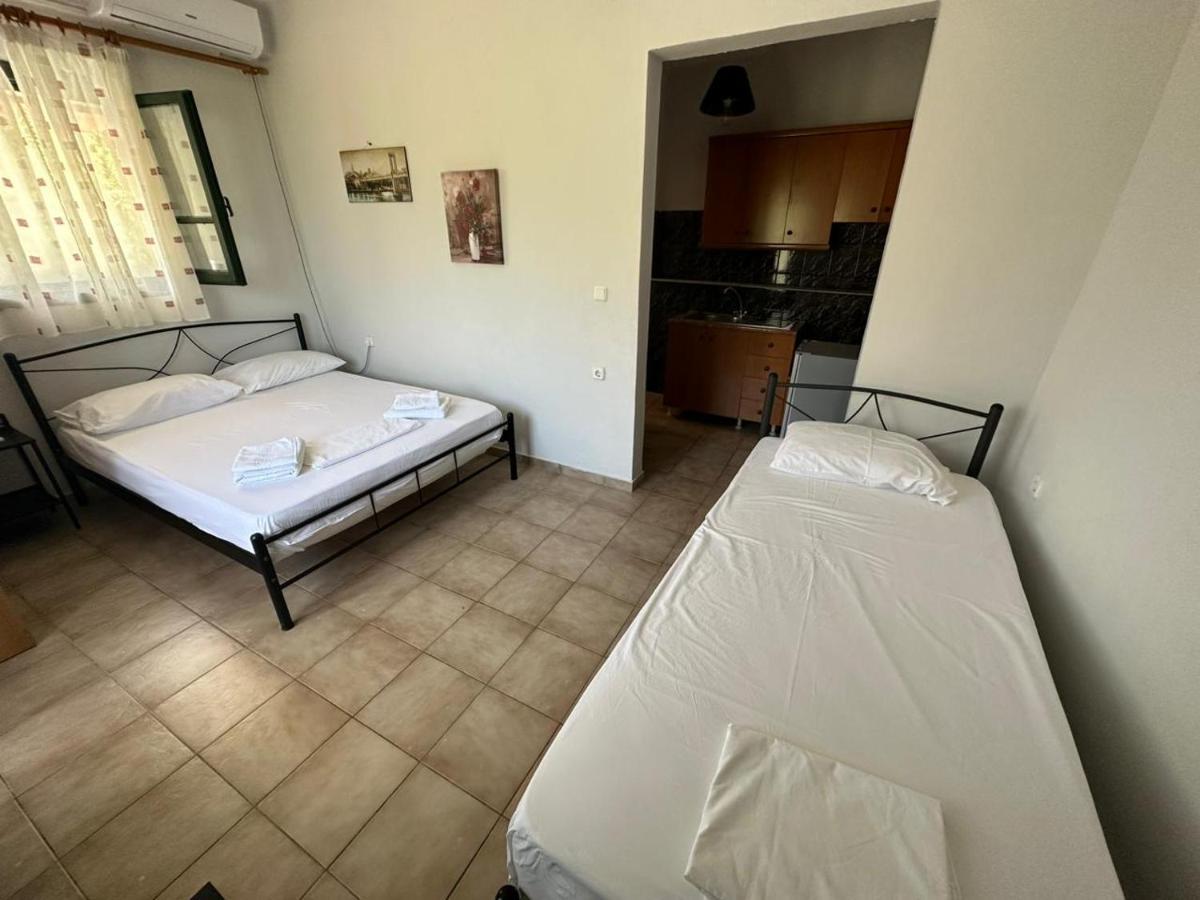 Lazari Rooms Himarë Eksteriør billede
