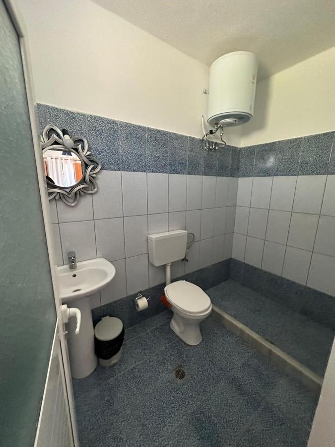 Lazari Rooms Himarë Eksteriør billede